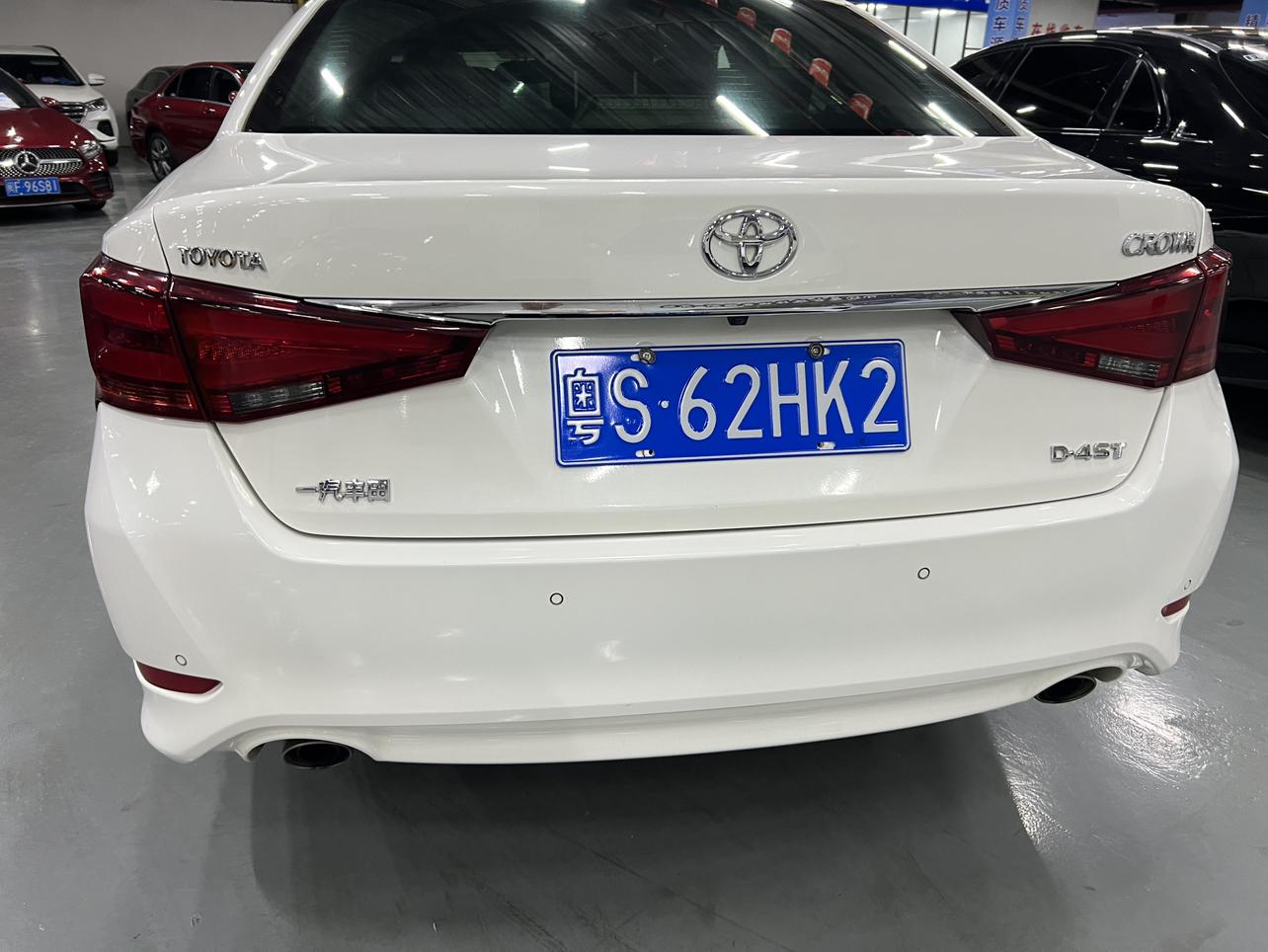 Toyota Crown 2018 thumb 3