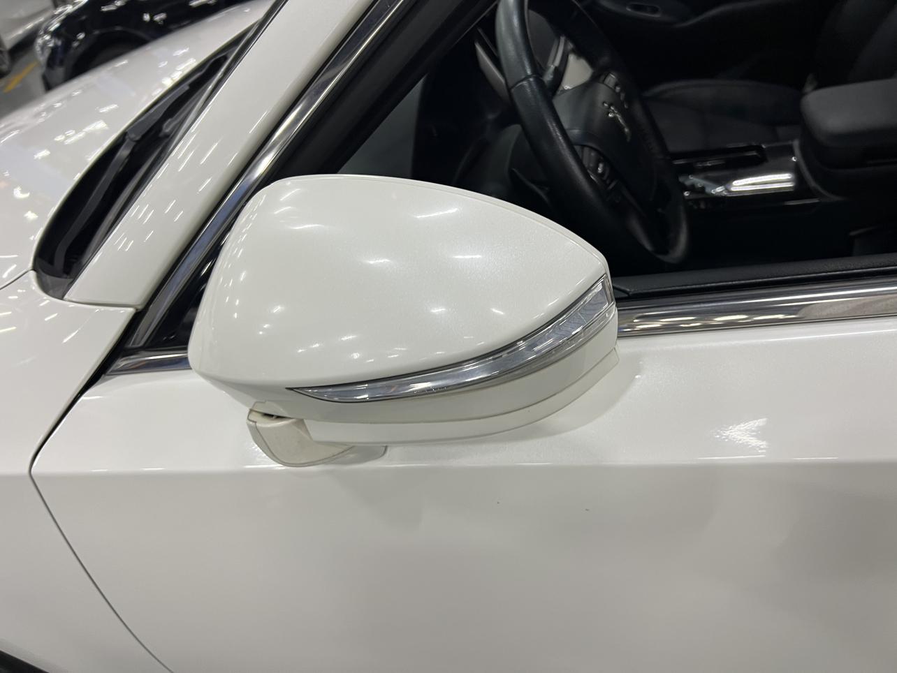 Toyota Crown 2018 thumb 11
