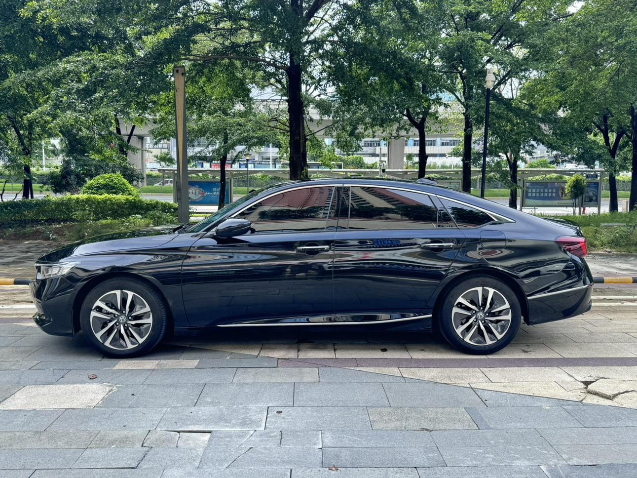 Honda Accord 2022 thumb 2