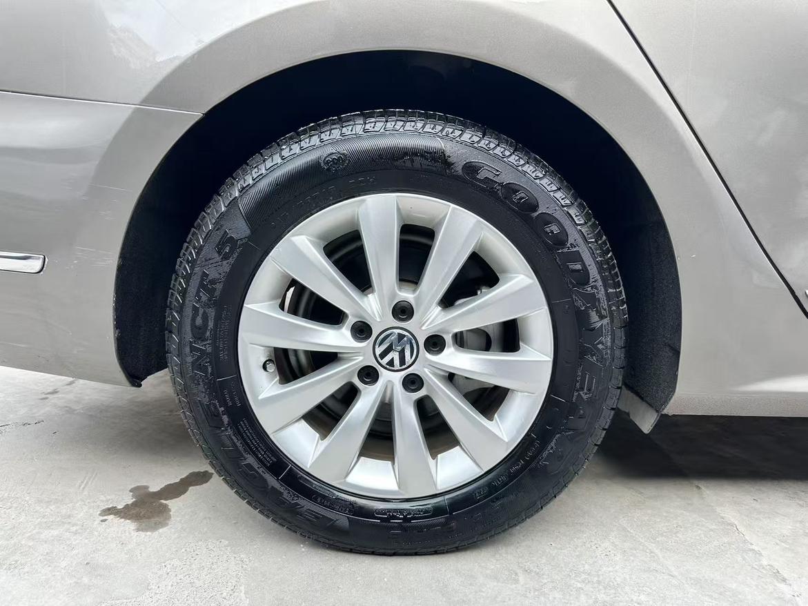 Volkswagen Passat (North America and China) 2013 thumb 6