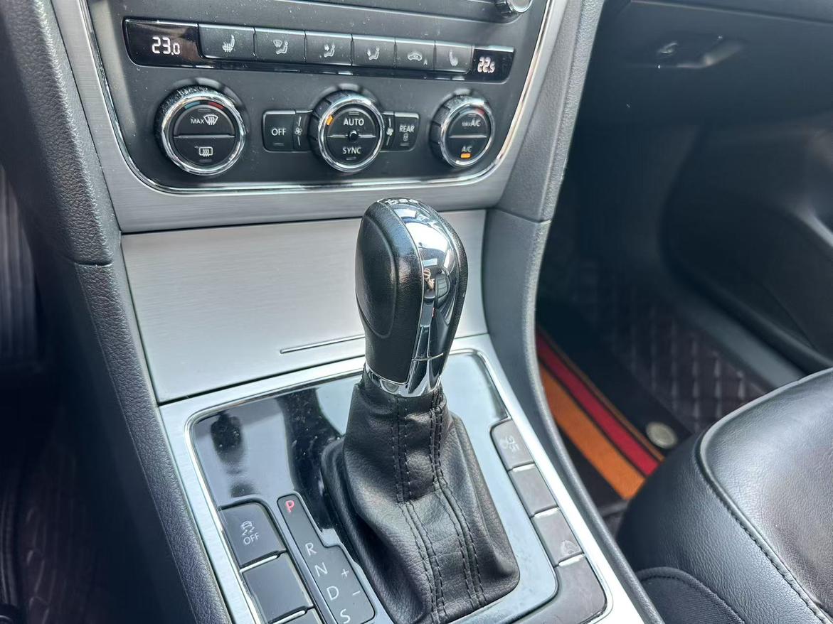 Volkswagen Passat (North America and China) 2013 thumb 10
