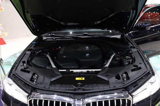 BMW 5 серии 2022 thumb 4
