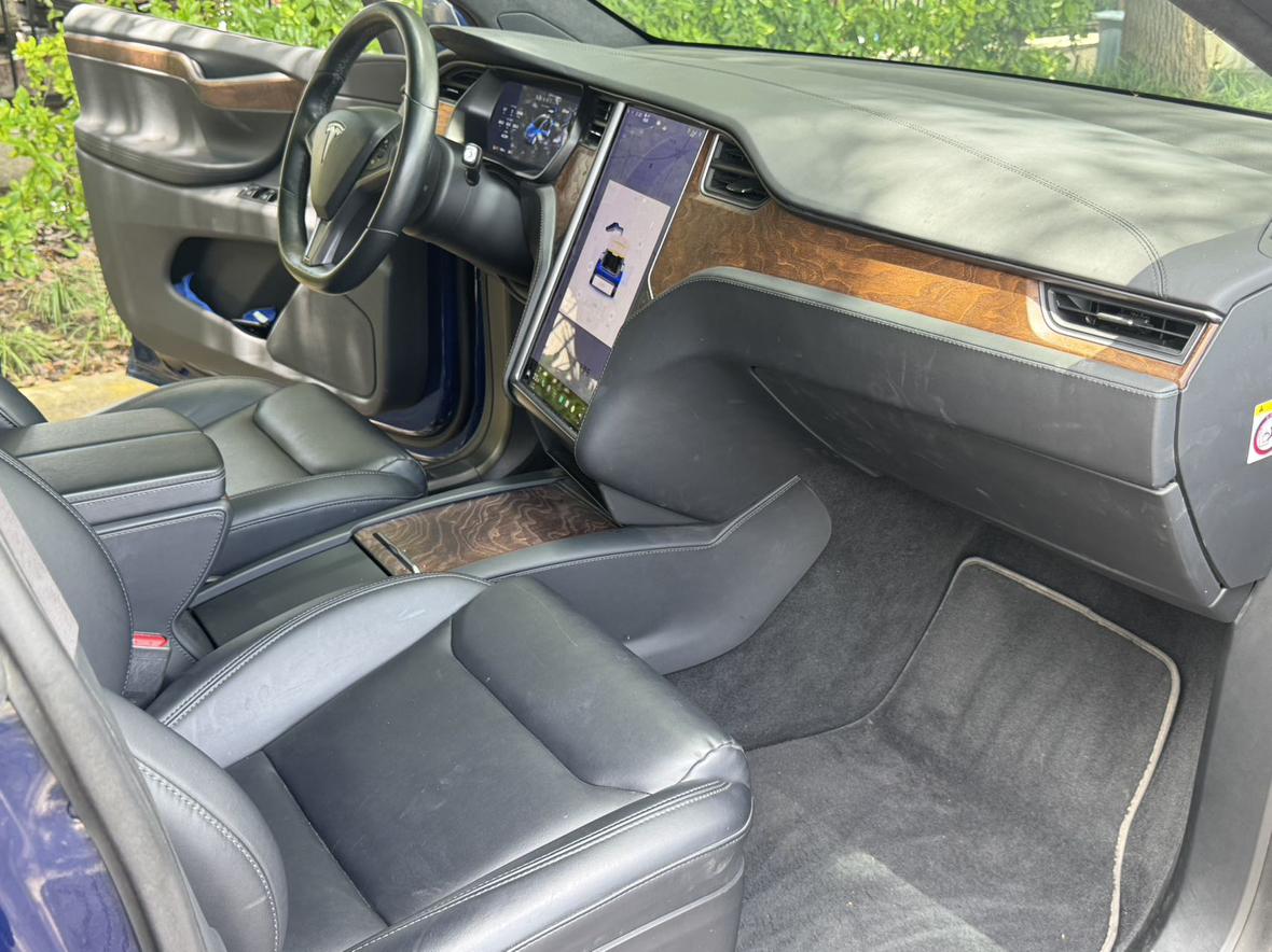 Tesla Model X 2019 thumb 9