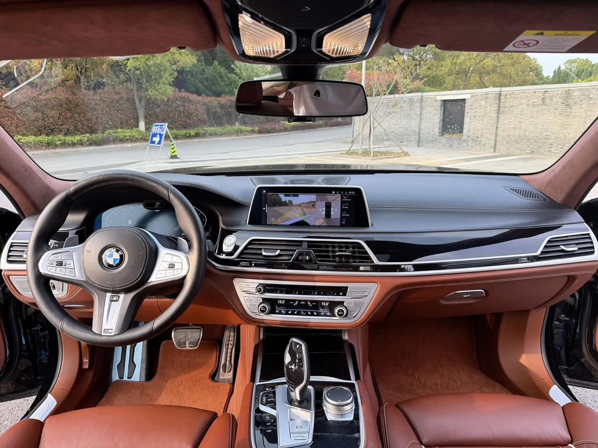 BMW 7 серии 2019 thumb 6