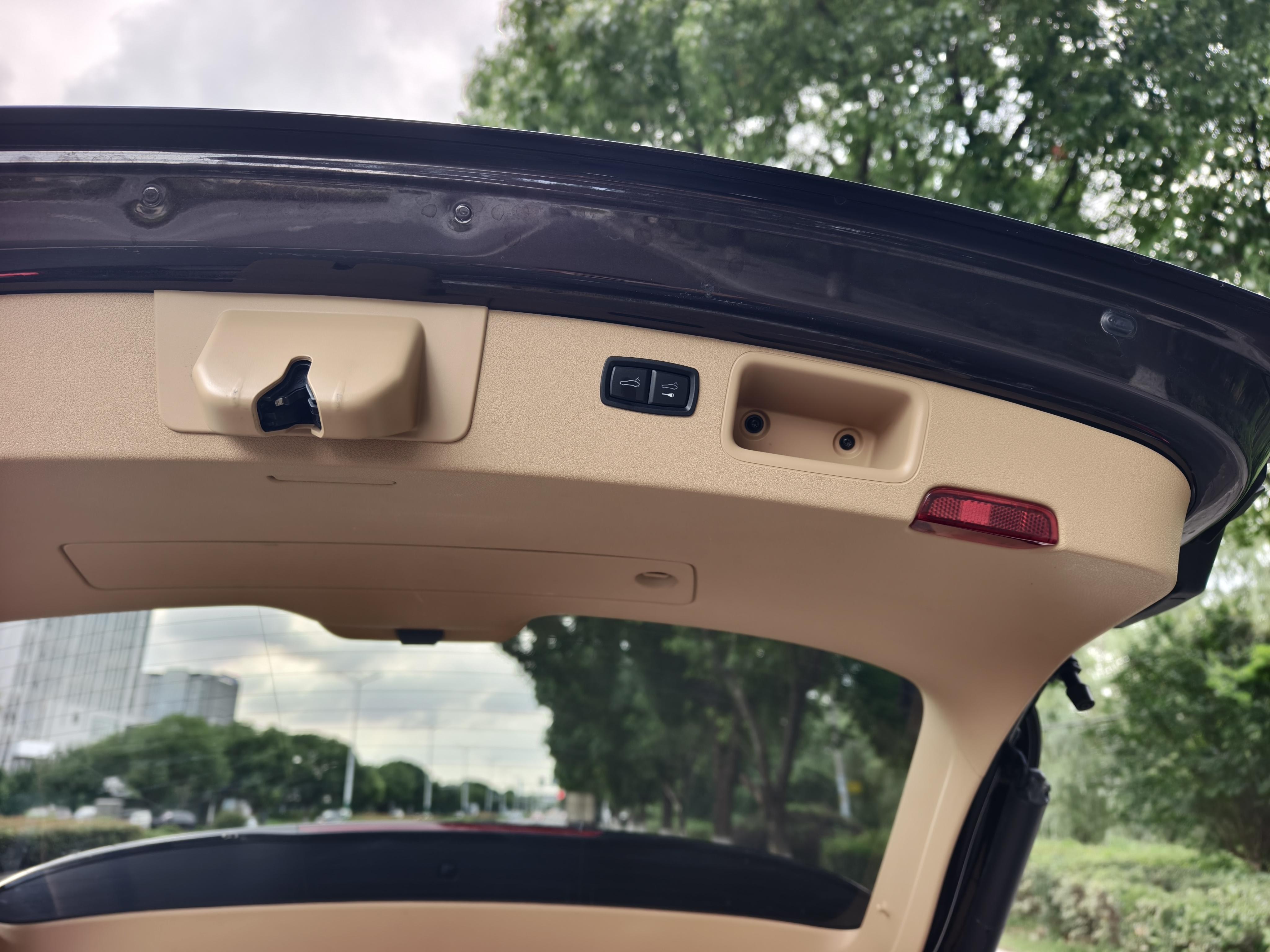 Porsche Macan 2014 thumb 5