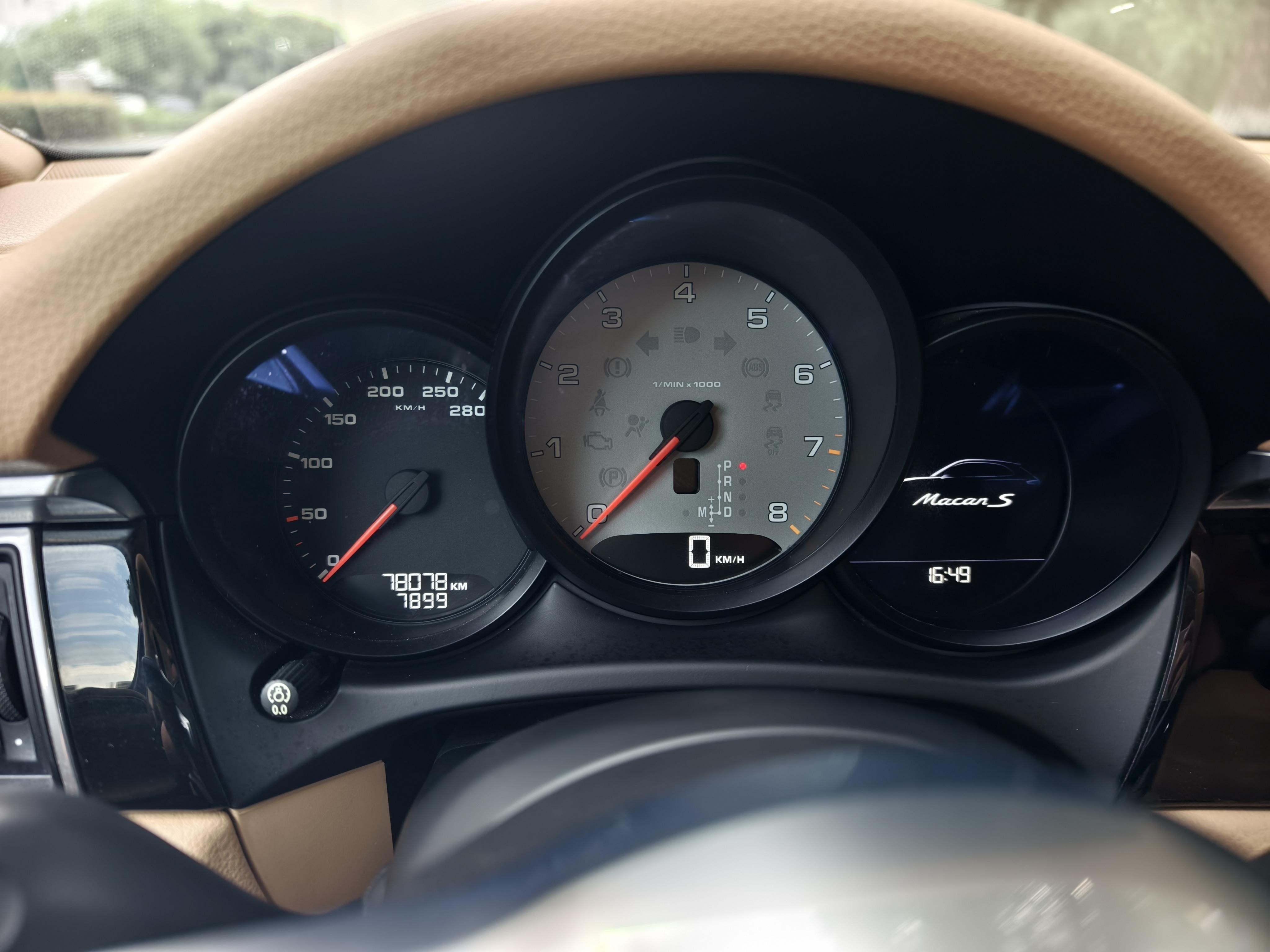 Porsche Macan 2014 thumb 10