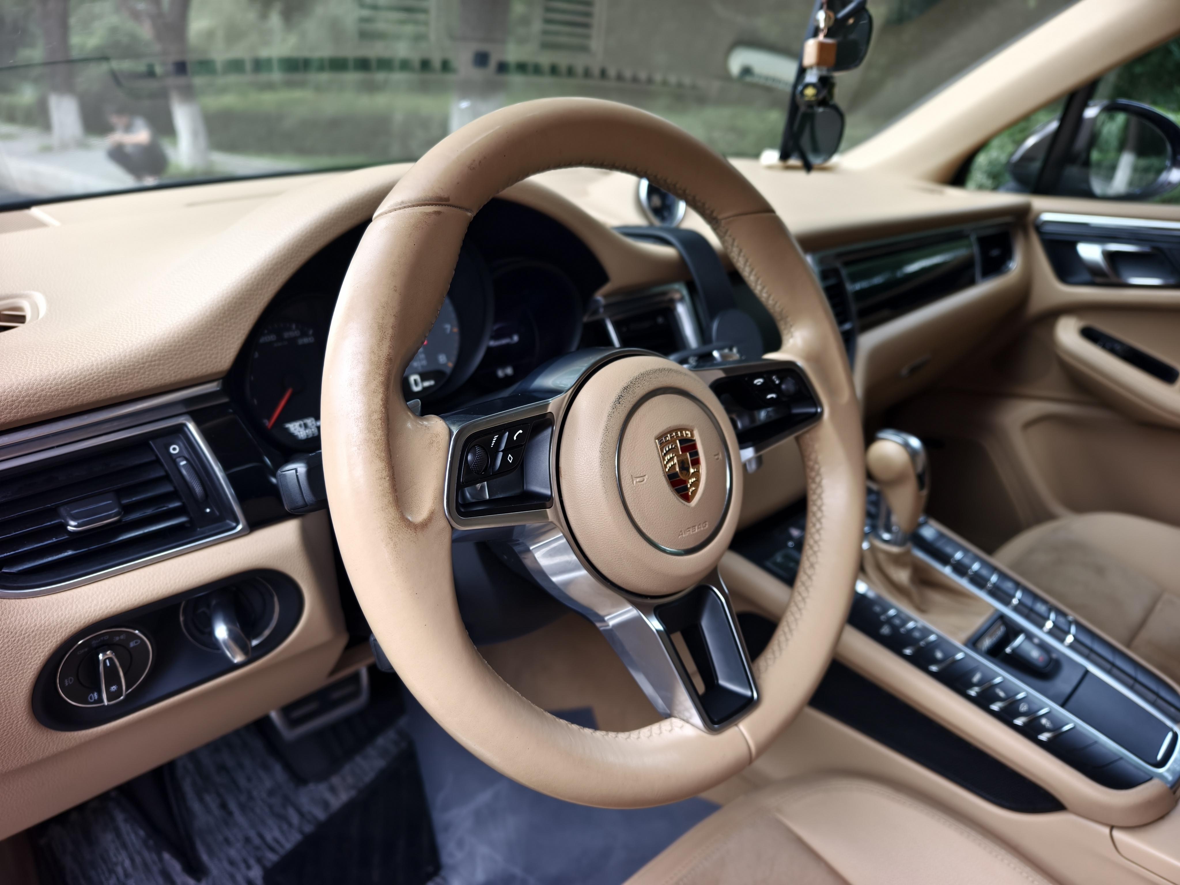 Porsche Macan 2014 thumb 11