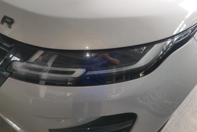 Land Rover Evoque 2021 thumb 2