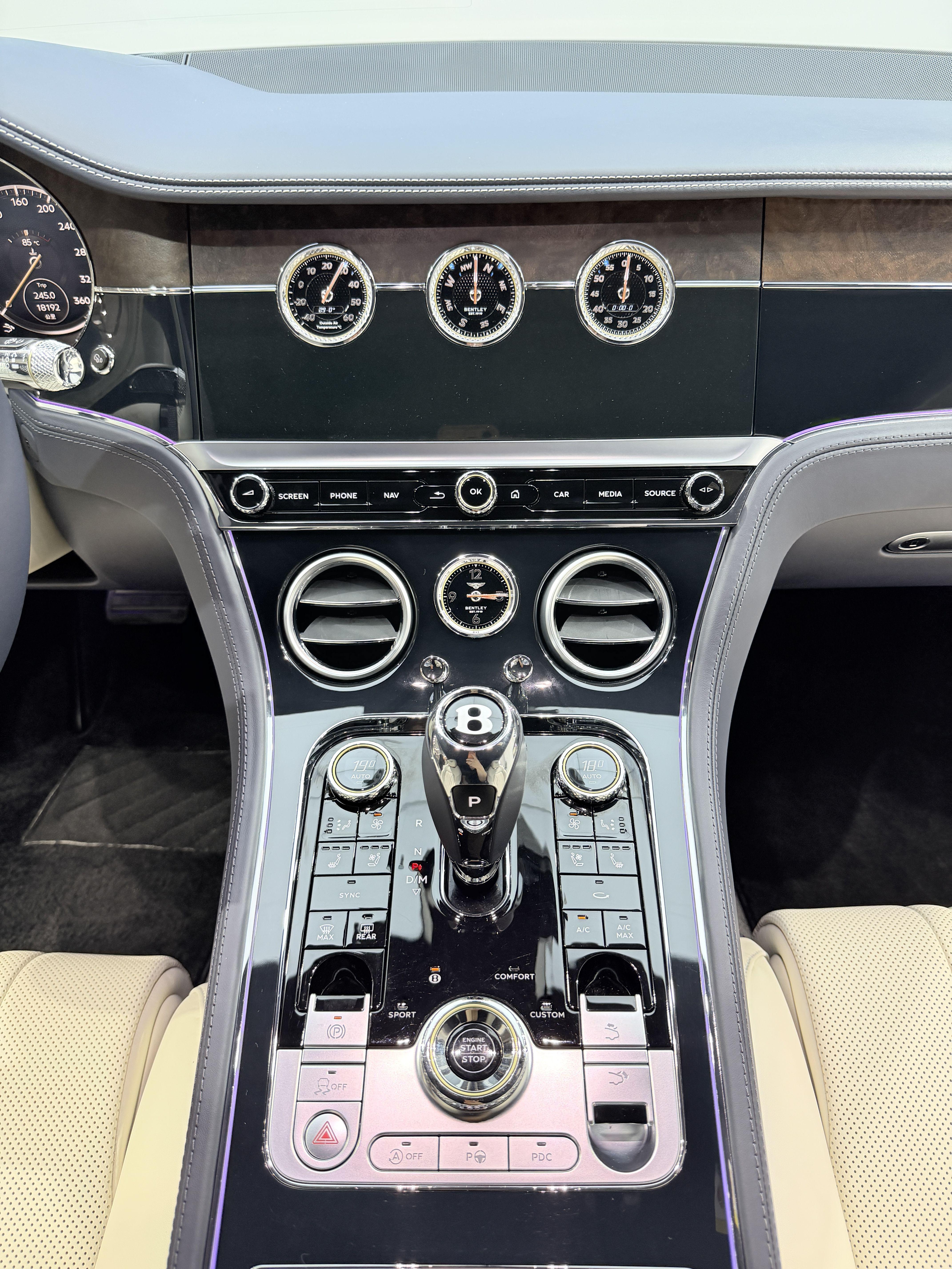 Bentley Ou Lu 2022 thumb 5