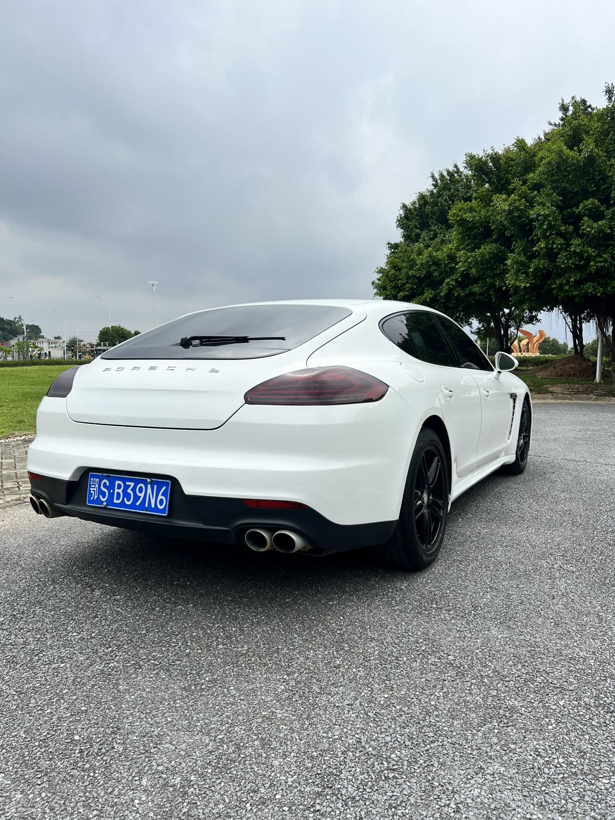Porsche Panamera 2014 thumb 3