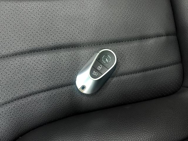 Mercedes-Benz EQE 2022 thumb 9