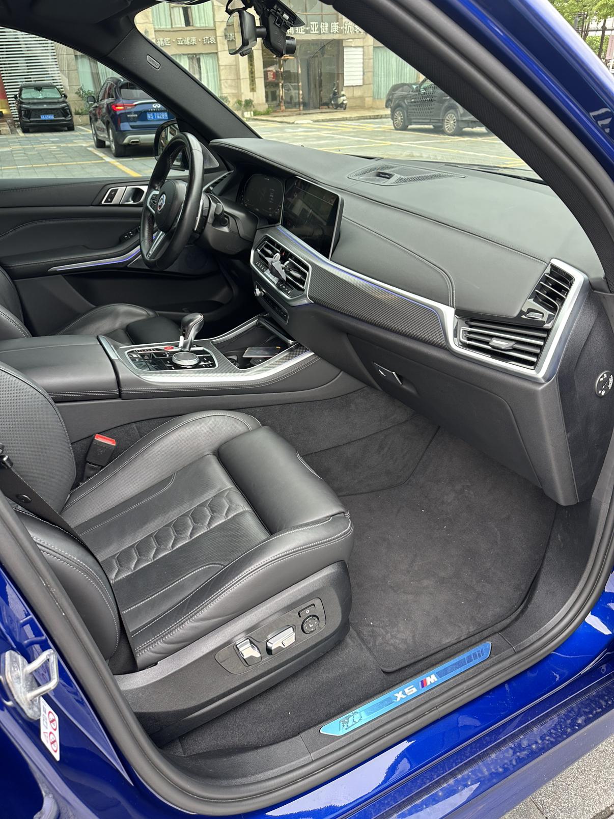 BMW X5 M 2022 thumb 6