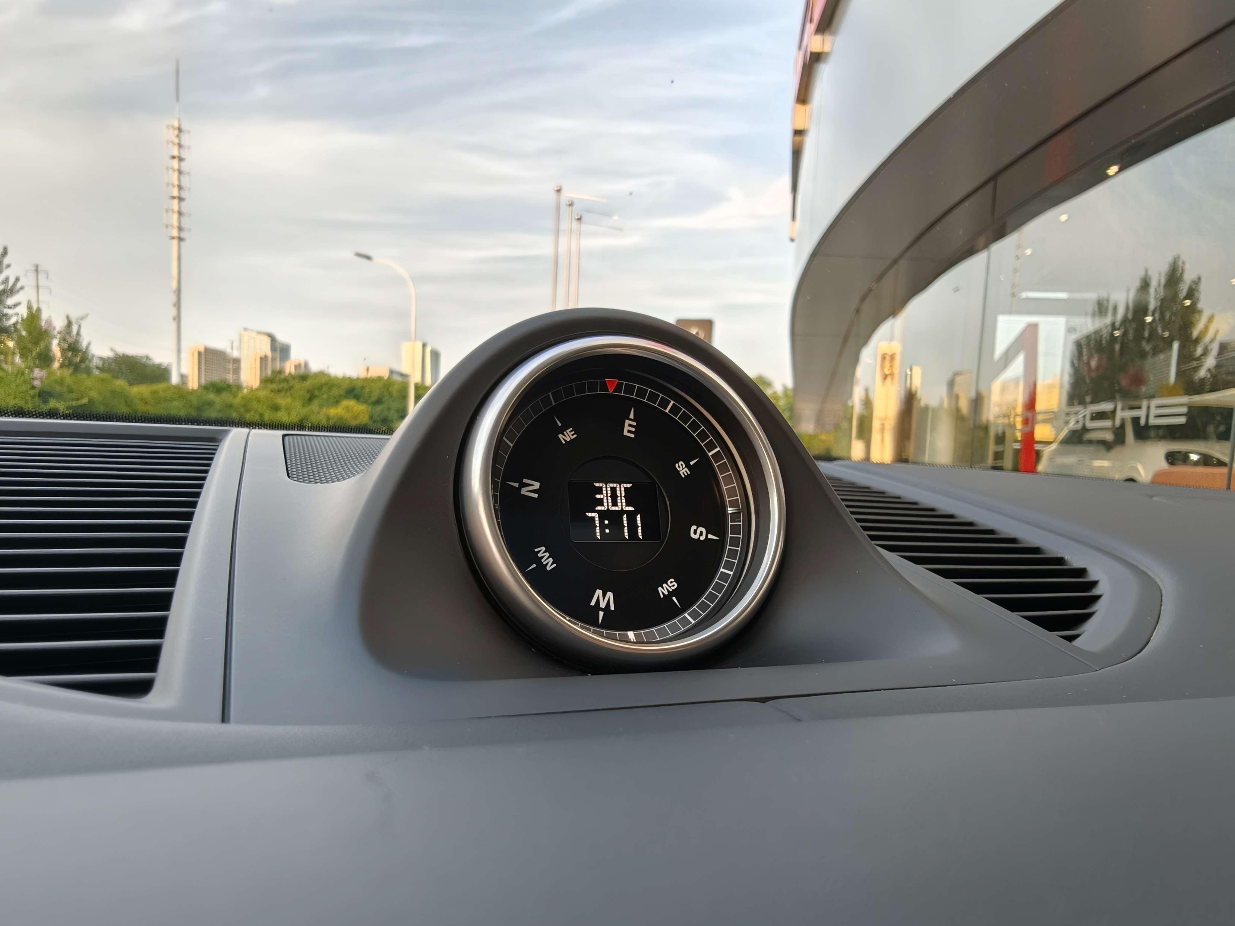 Porsche Macan 2021 thumb 6
