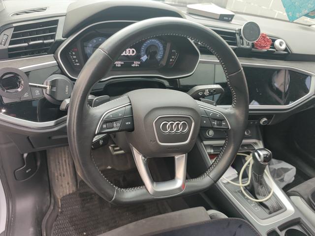 Audi Q3 2021 thumb 9