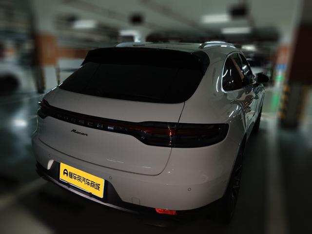 Porsche Macan 2018 thumb 2