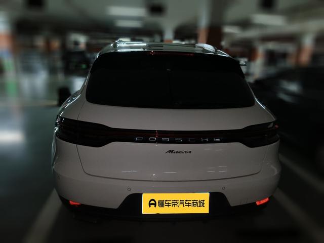 Porsche Macan 2018 thumb 3