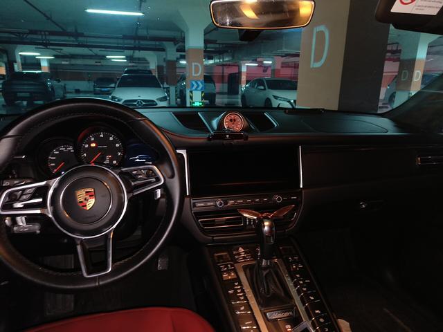Porsche Macan 2018 thumb 8
