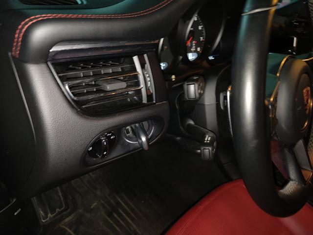 Porsche Macan 2018 thumb 11