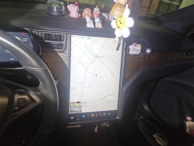 Tesla Model X 2019 thumb 10