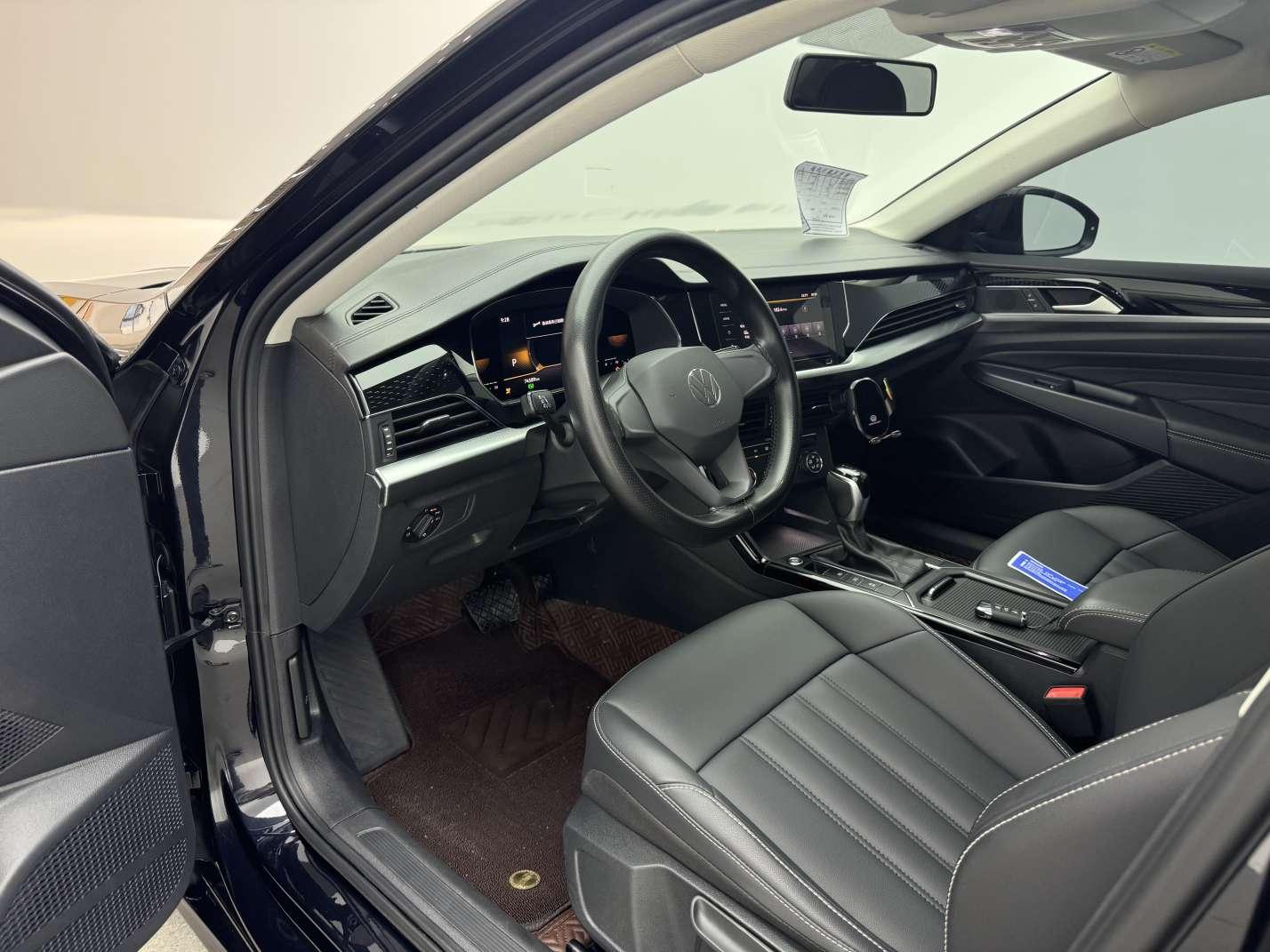 Volkswagen Passat (North America and China) 2022 thumb 6
