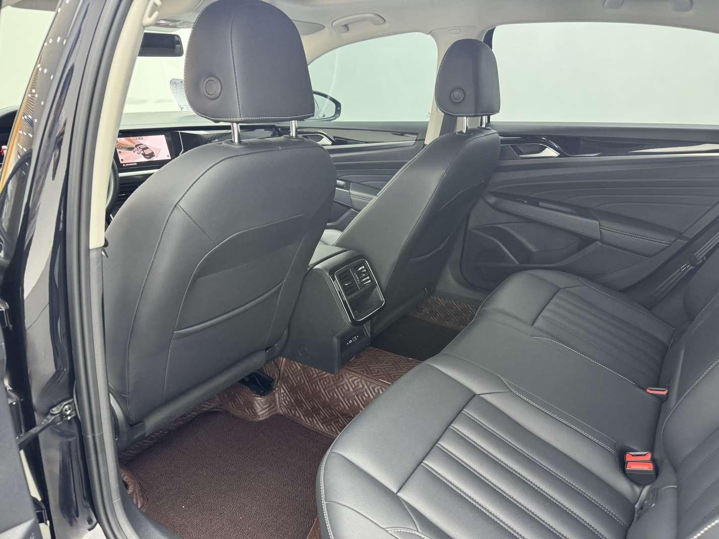 Volkswagen Passat (North America and China) 2022 thumb 7