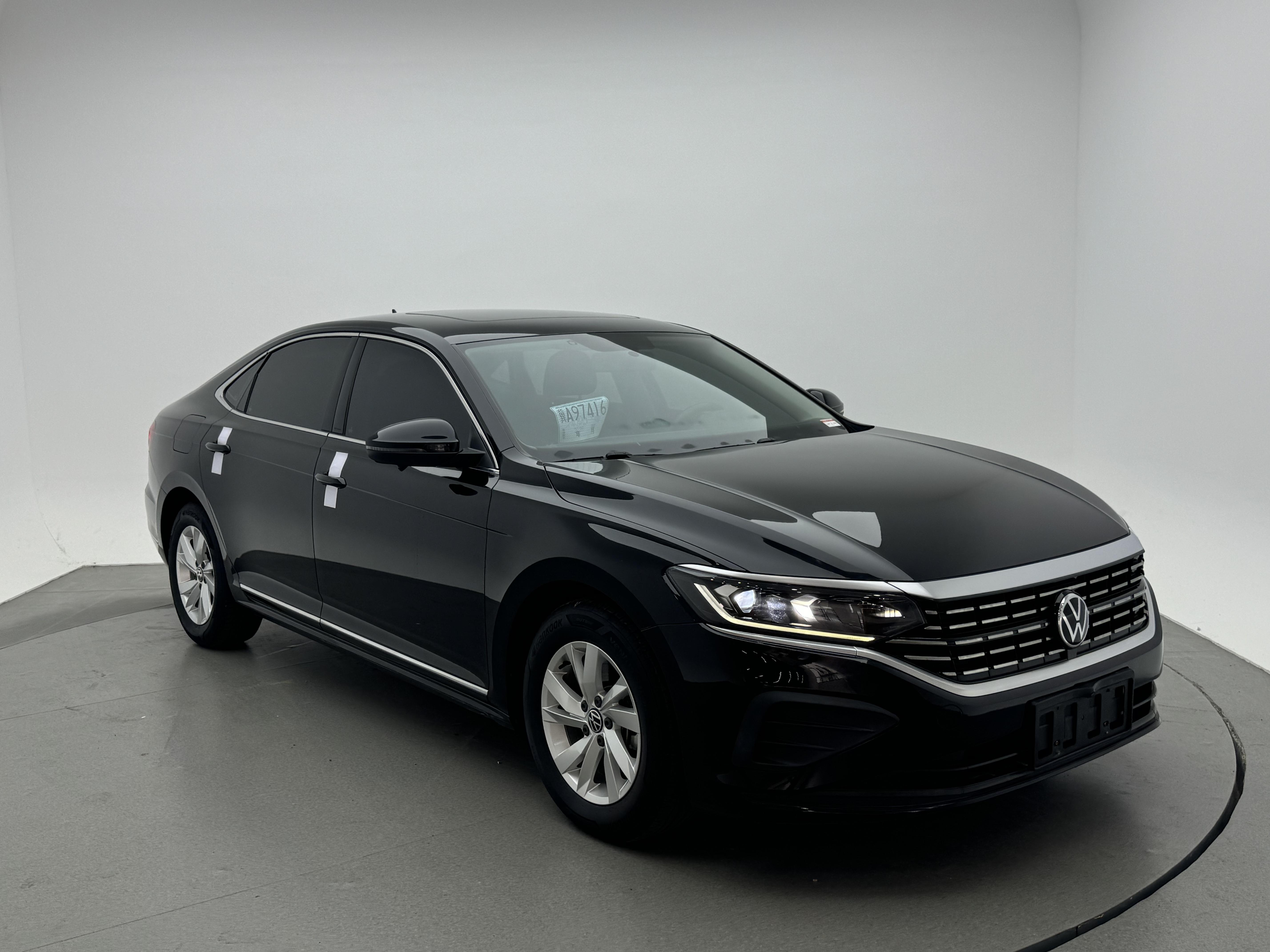 Volkswagen Passat (North America and China) 2022 thumb 10
