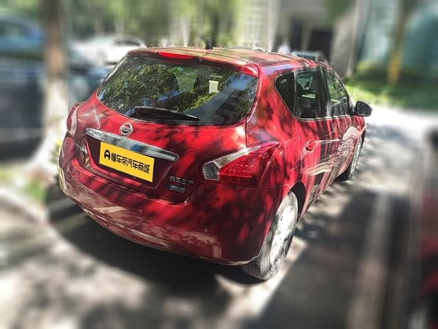 Nissan Tiida 2011 thumb 2