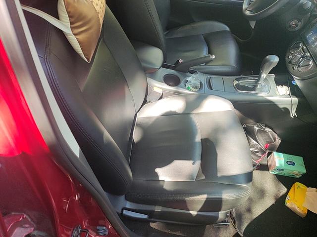 Nissan Tiida 2011 thumb 6