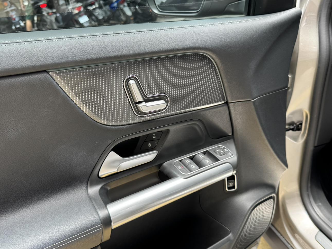 Mercedes-Benz GLA 2023 thumb 5