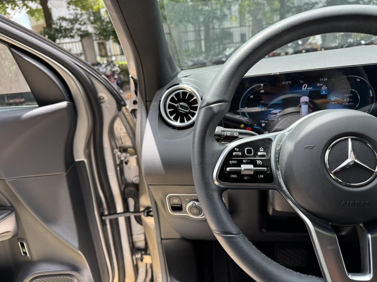 Mercedes-Benz GLA 2023 thumb 6
