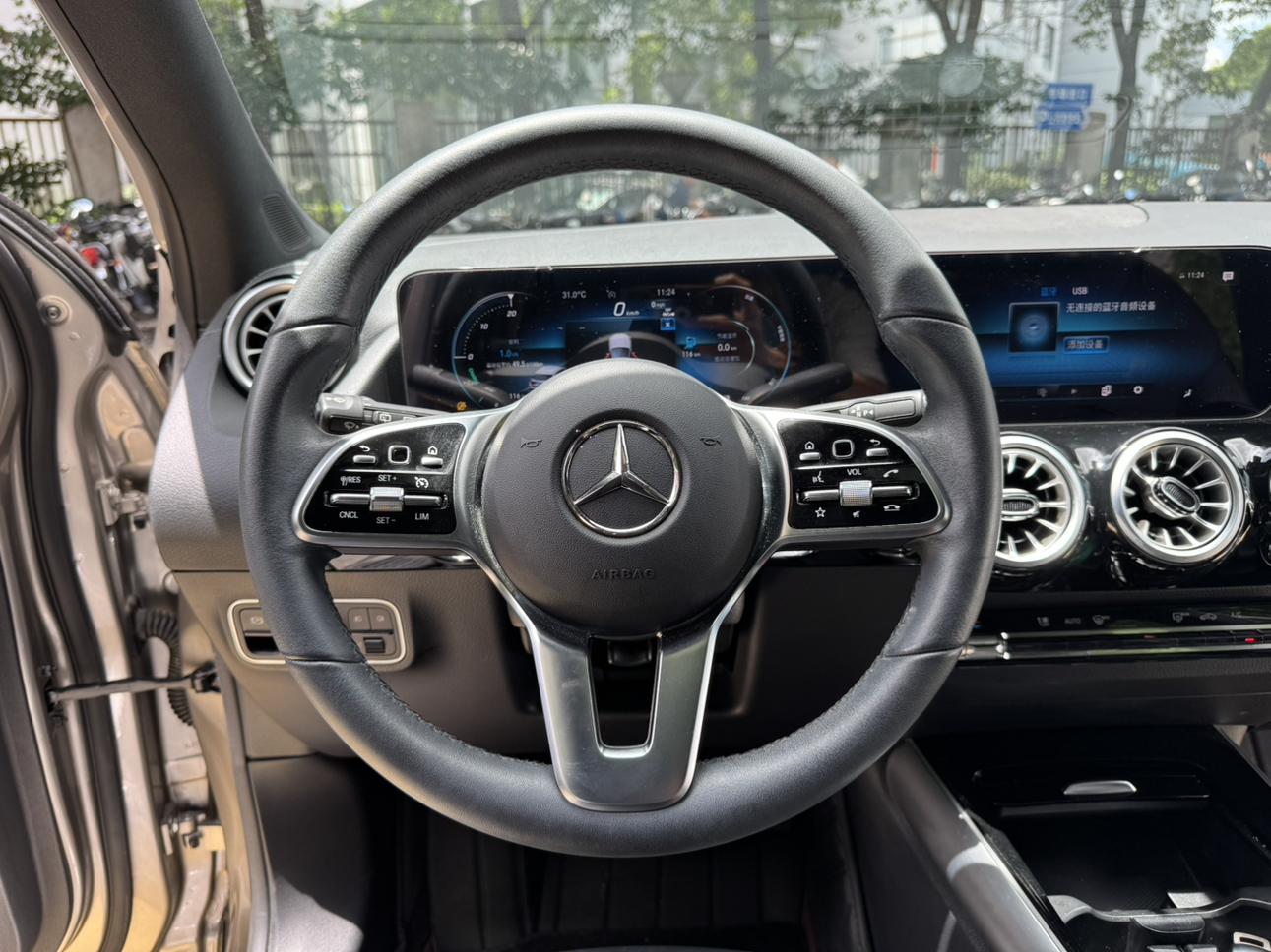 Mercedes-Benz GLA 2023 thumb 9