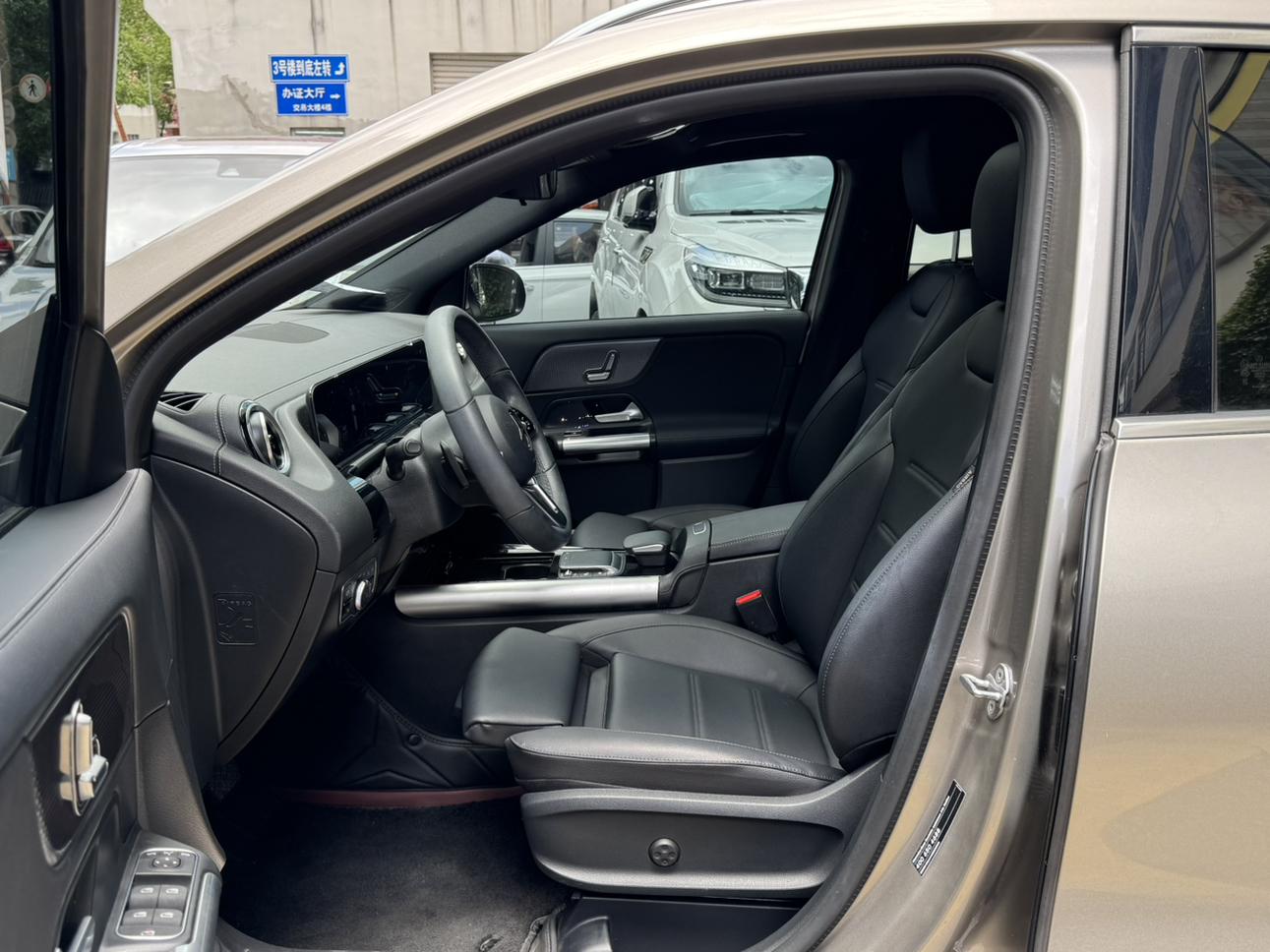 Mercedes-Benz GLA 2023 thumb 10