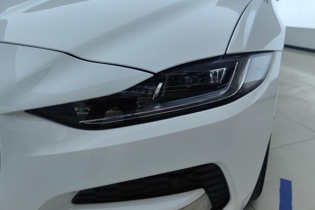 Jaguar XEL 2020 thumb 3