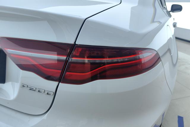 Jaguar XEL 2020 thumb 4