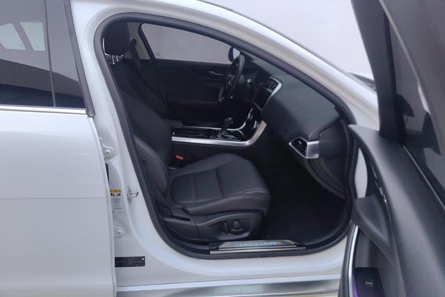 Jaguar XEL 2020 thumb 8