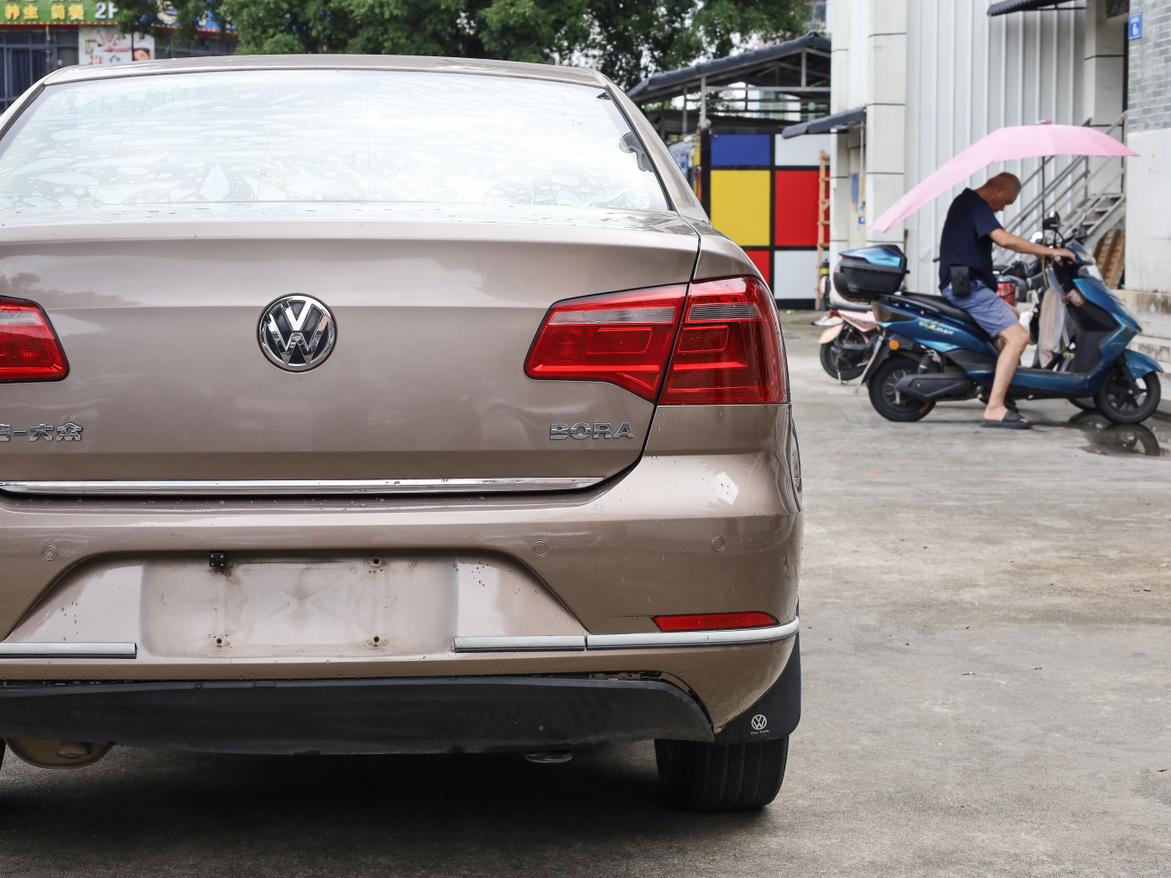 Volkswagen Bora 2012 thumb 10