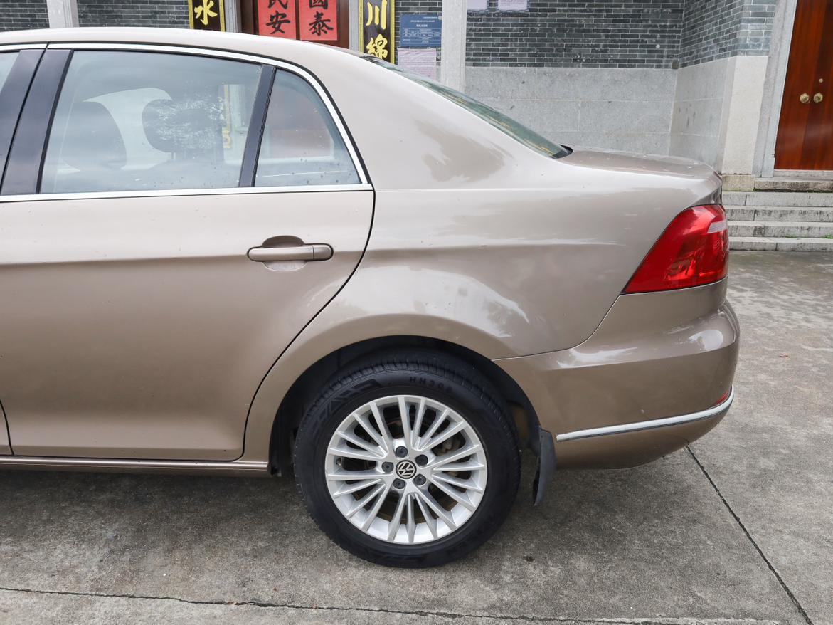 Volkswagen Bora 2012 thumb 12