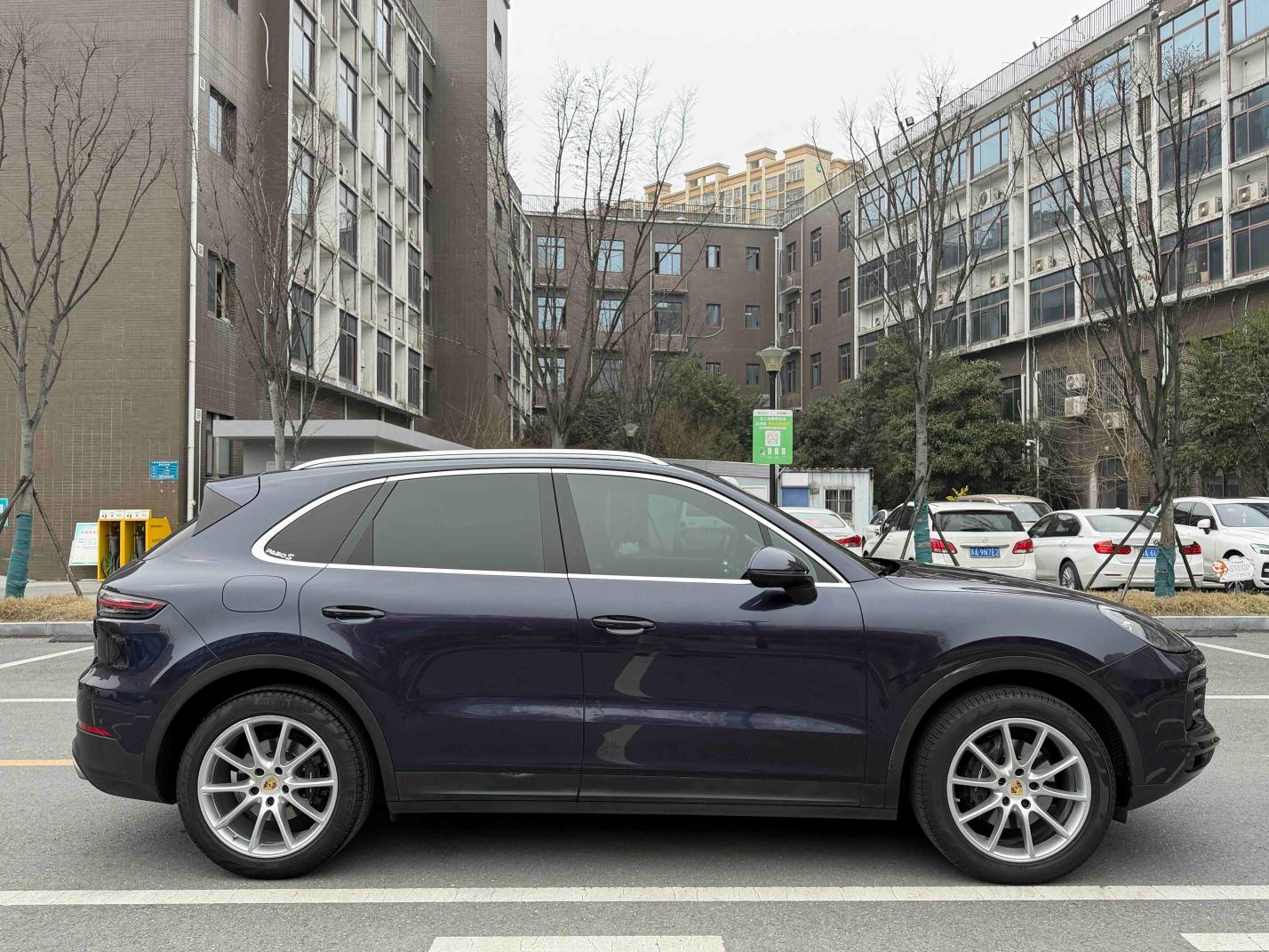 Porsche Cayenne 2018 thumb 5