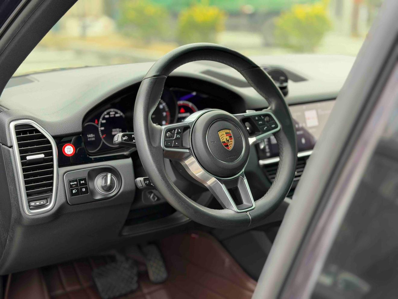 Porsche Cayenne 2018 thumb 7