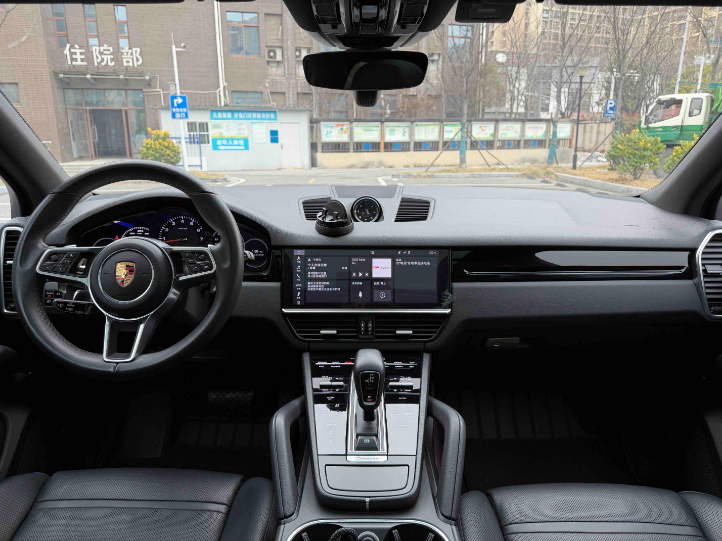 Porsche Cayenne 2018 thumb 10