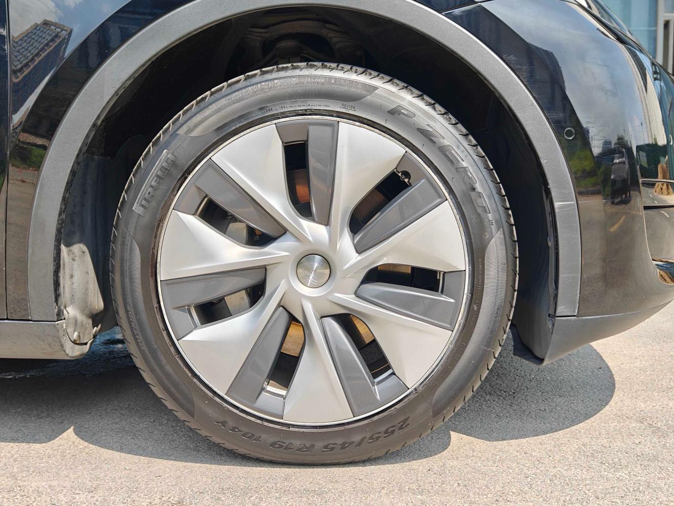 Tesla Model Y 2022 thumb 4