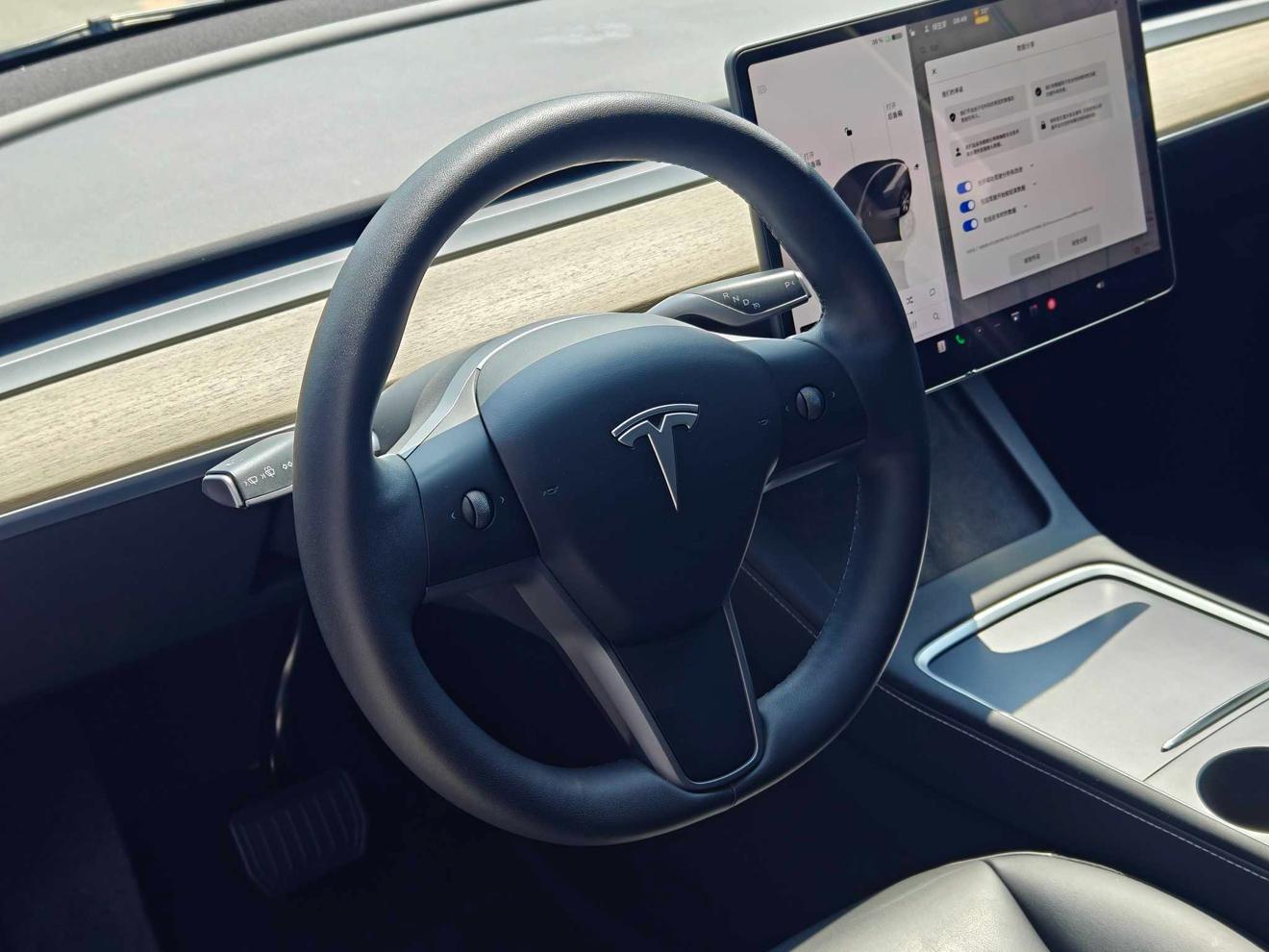 Tesla Model Y 2022 thumb 9
