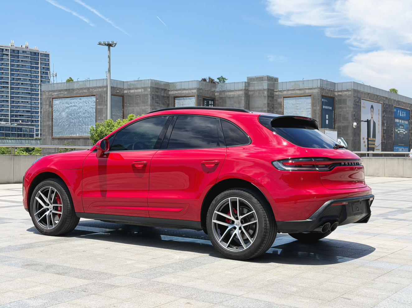 Porsche Macan 2023 thumb 3
