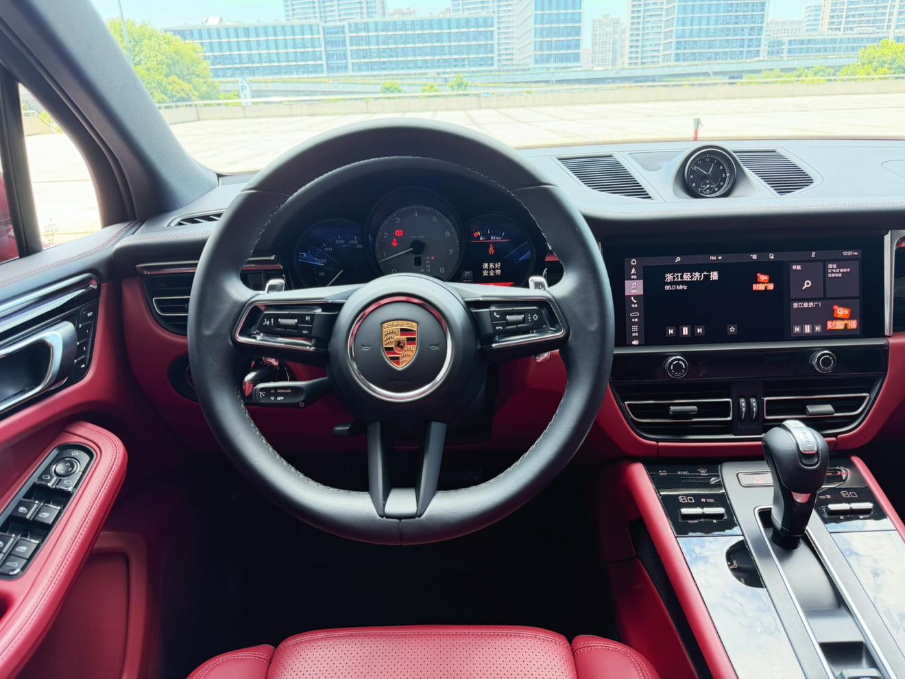 Porsche Macan 2023 thumb 8