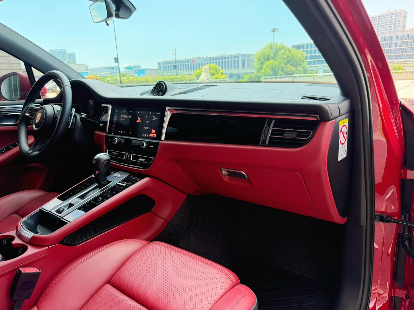 Porsche Macan 2023 thumb 11