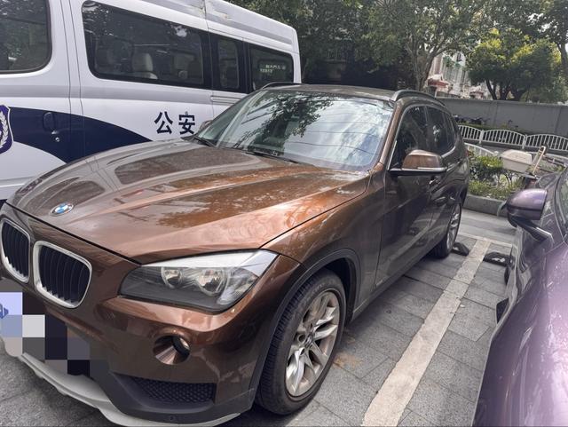 BMW X1 2015 thumb 9