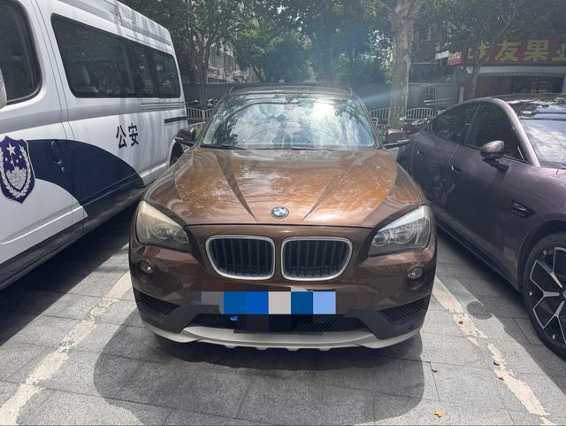 BMW X1 2015 thumb 10