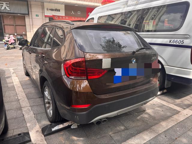BMW X1 2015 thumb 12