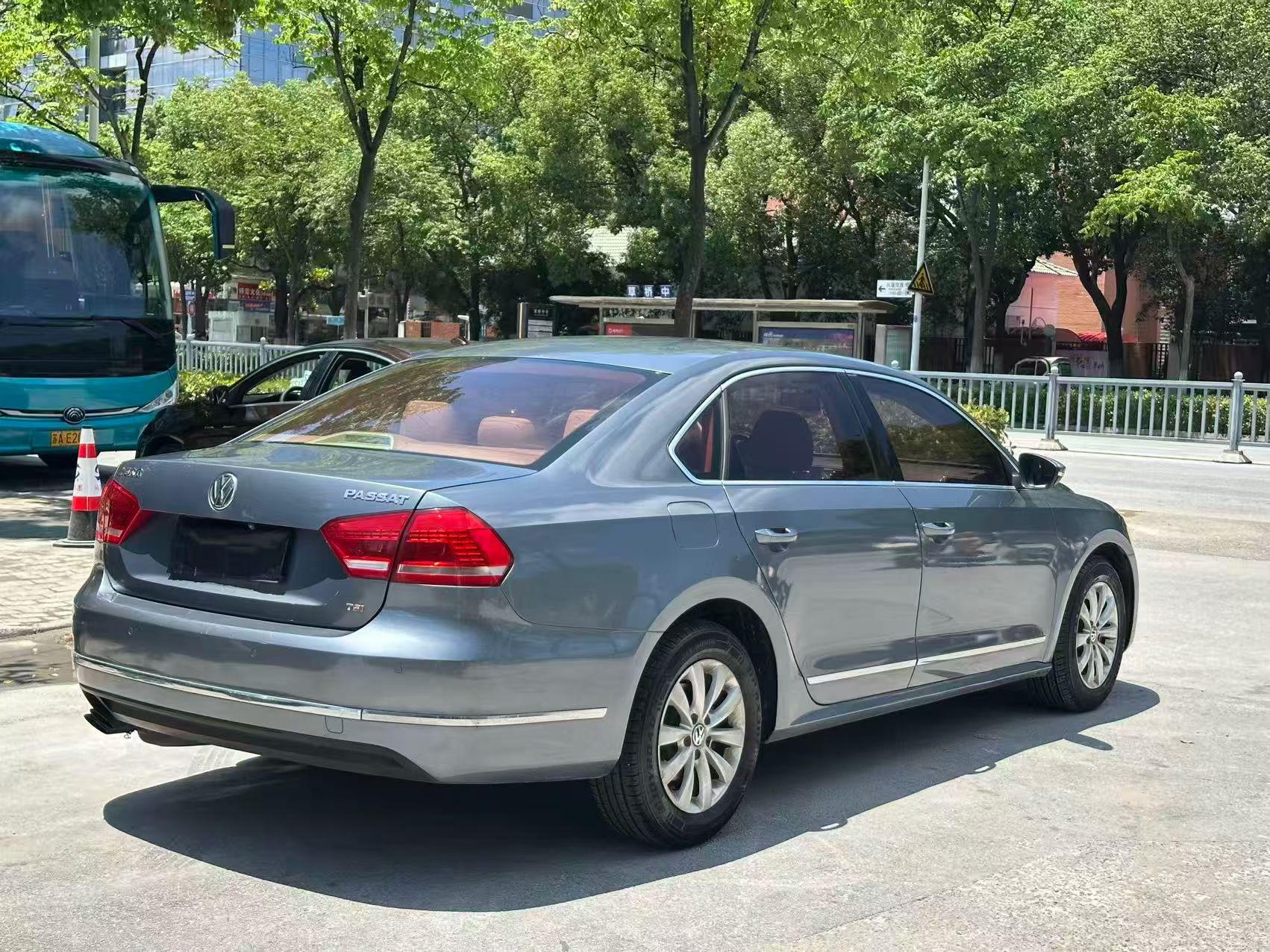 Volkswagen Passat (North America and China) 2011 thumb 2