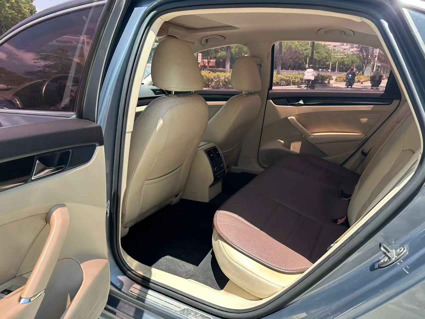 Volkswagen Passat (North America and China) 2011 thumb 8